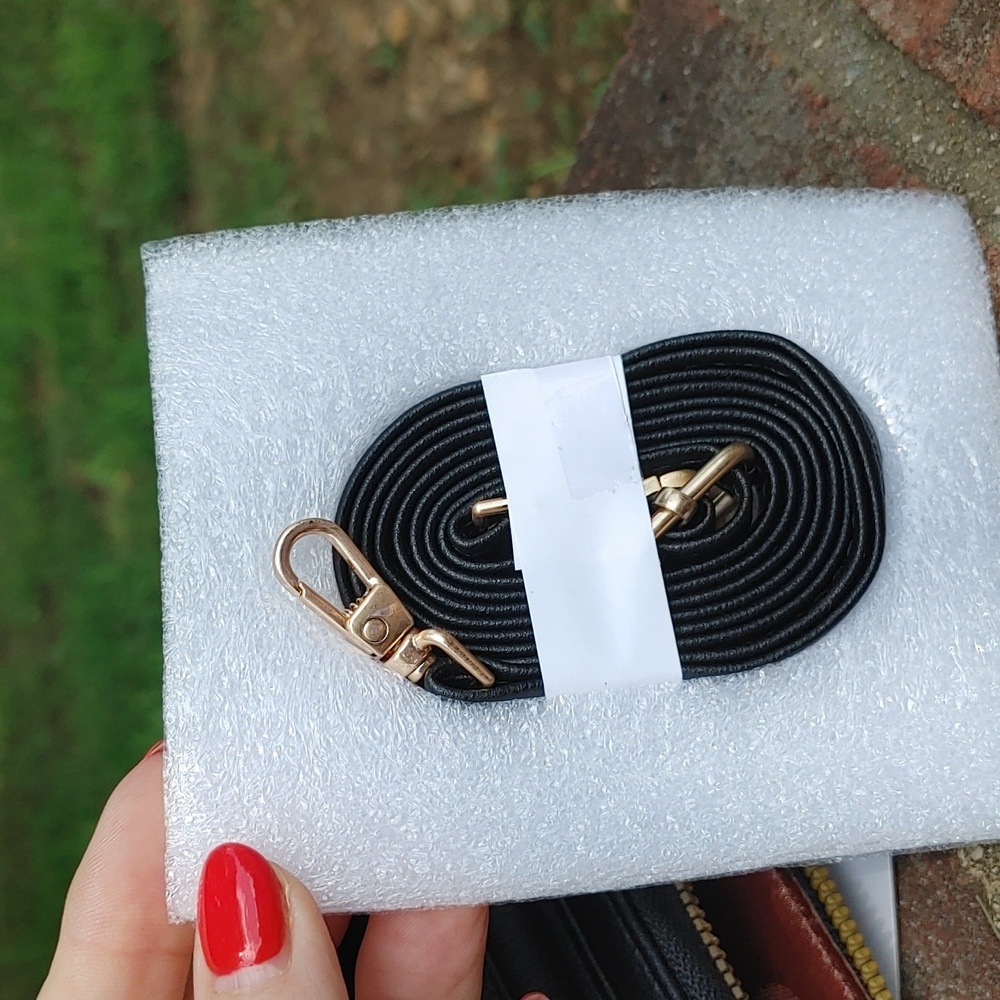 STL Clutch Wallet Crossbody - Picture 9 of 11